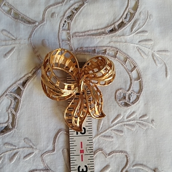 Vintage Coro Gold Bow Pin Stamped - Picture 5 of 6
